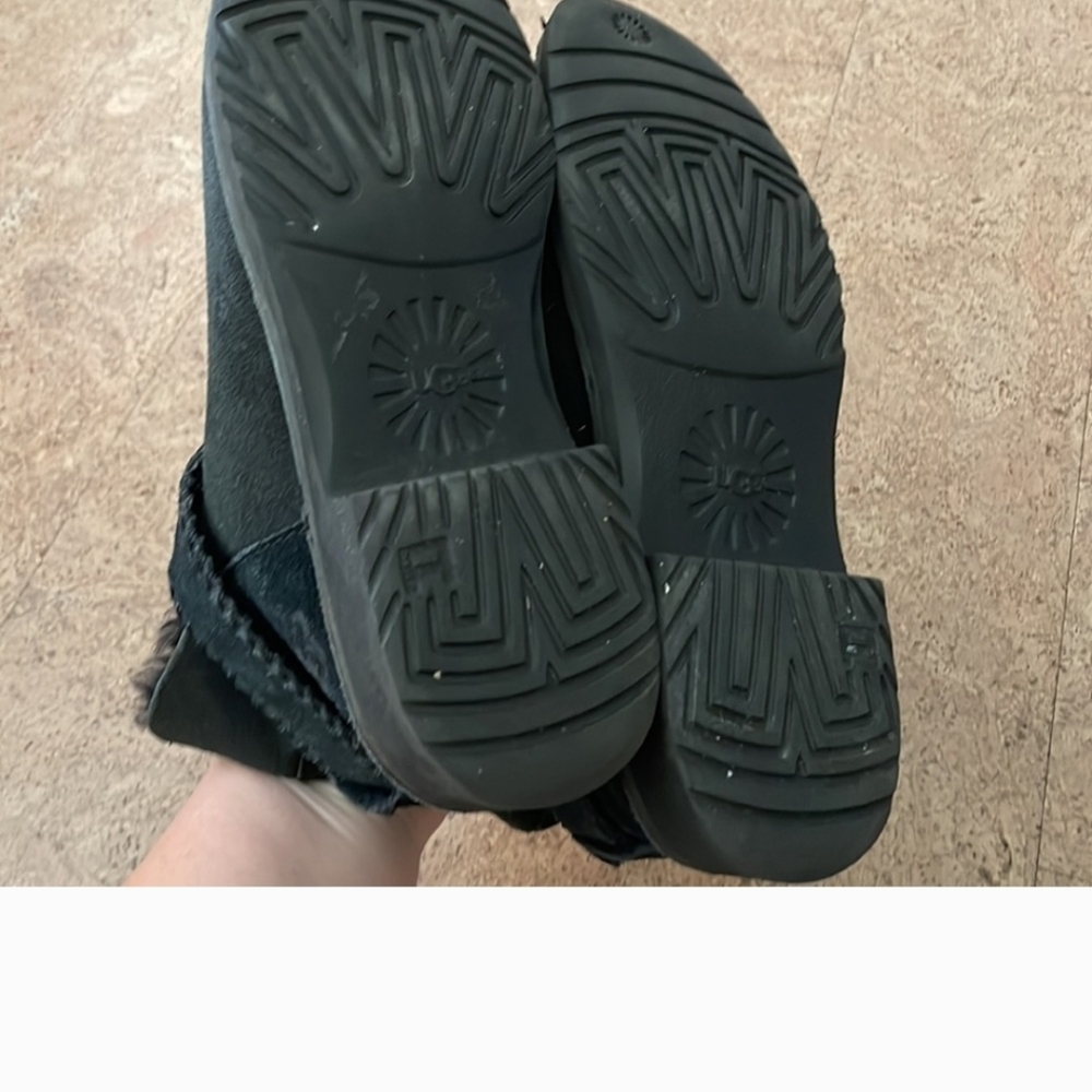 UGG McKay Black Low Boots Size 6 - Picture 7 of 8